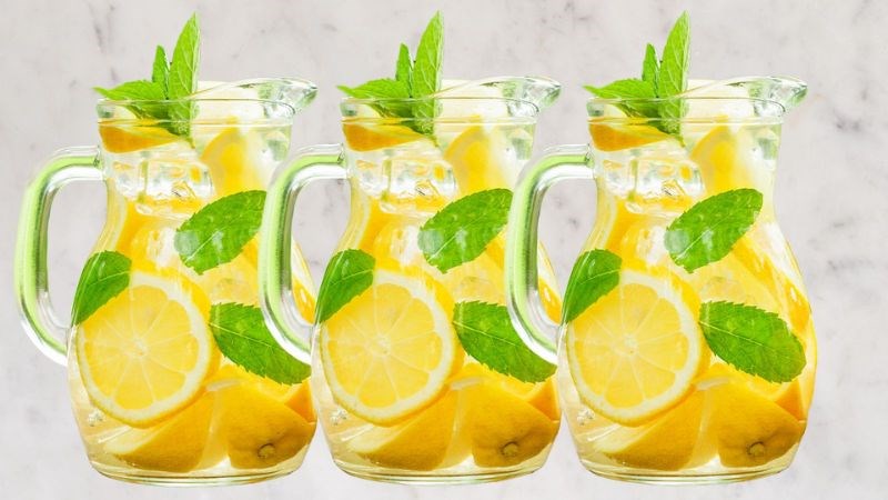 Uống một cốc nước chanh trước bữa ăn giúp bạn cảm thấy no nhanh hơn