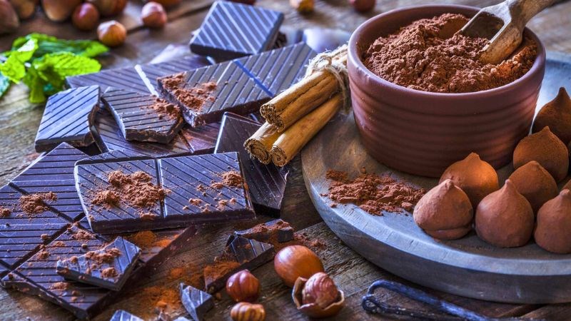 100 gram chocolate đen có tới 15 mmol chất chống oxy hóa