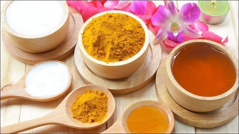 Nghệ chứa curcumin, vitamin E kết hợp với mật ong giúp giảm viêm