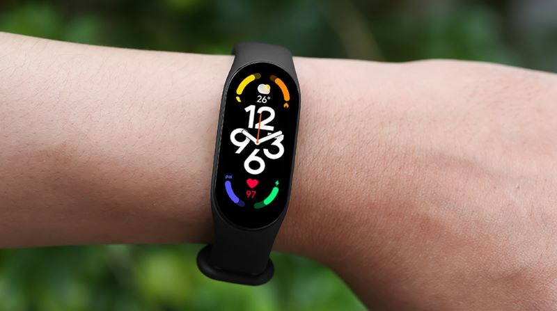 V&ograve;ng đeo tay Mi Band 7 Đen c&oacute; th&ecirc;m nhiều chế độ luyện tập v&agrave; sở hữu thiết kế thon gọn