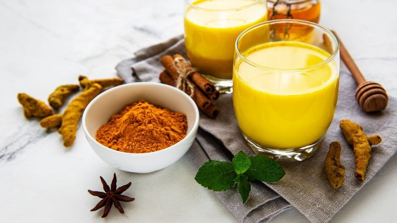 Nghệ kết hợp với mật ong là một bài thuốc chữa đau dạ dày hiệu quả