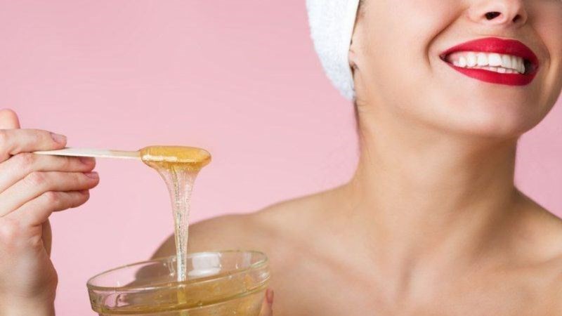 Nếu bạn có làn da mụn và dễ bị nổi mụn, hãy dùng mật ong Manuka để rửa mặt Nếu bạn có làn da mụn và dễ bị nổi mụn, hãy dùng mật ong Manuka để rửa mặt