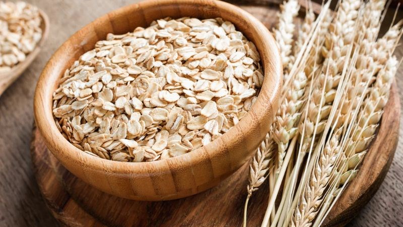 Bột yến mạch thường được các chuyên gia khuyên dùng để chăm sóc làn da