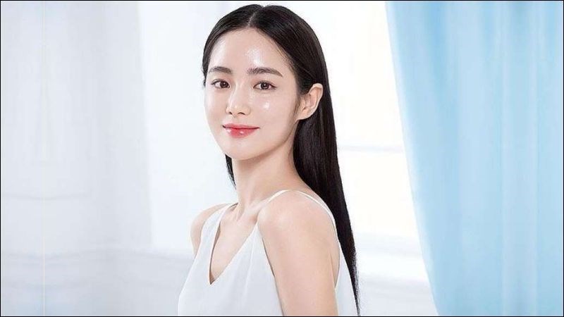 Bột yến mạch giúp da trắng sáng bằng cách làm giảm nốt mẩn đỏ do kích ứng và mờ vết thâm