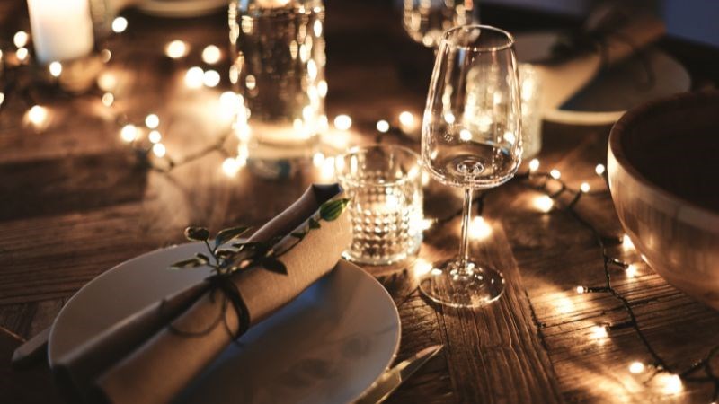 Buổi tiệc tối v&agrave;o ng&agrave;y 14/2 l&agrave; trải nghiệm th&uacute; vị