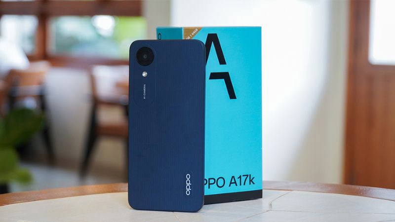 Điện thoại OPPO A17K với thiết kế nguy&ecirc;n khối sang trọng