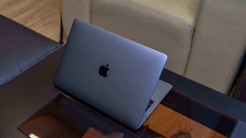 MacBook Pro (2016) với phiên bản màu mới