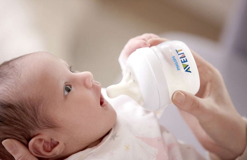 Bình sữa mô phỏng tự nhiên 125ml đôi Philips Avent SCF690/23