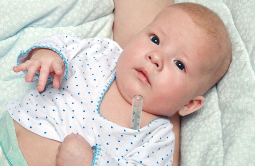 Cặp nhiệt độ thủy ngân ở dưới nách là cách dùng phổ biến Cặp nhiệt độ thủy ngân ở dưới nách là cách dùng phổ biến