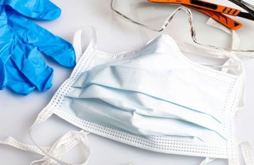 Đeo bao tay, khẩu trang và kính mắt bảo hộ để tránh thủy ngân dây vào, gây nguy hiểm Đeo bao tay, khẩu trang và kính mắt bảo hộ để tránh thủy ngân dây vào, gây nguy hiểm