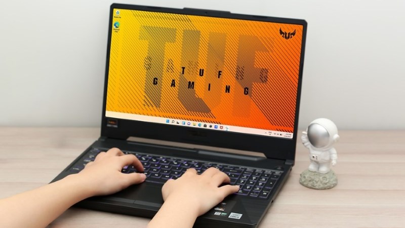 Chơi tốt các tựa game eSports phổ biến và các game AAA ở mức thiết lập đồ họa phù hợp Chơi tốt các tựa game eSports phổ biến và các game AAA ở mức thiết lập đồ họa phù hợp