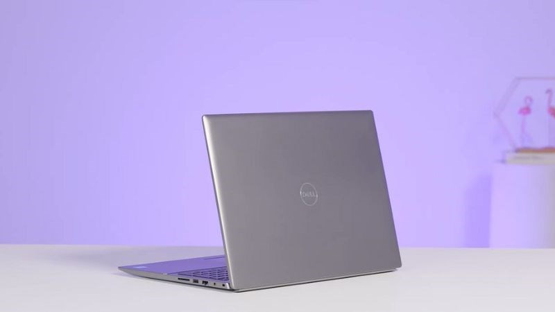 Dell Vostro 5620 i5 với vẻ ngoài sang trọng, thanh lịch