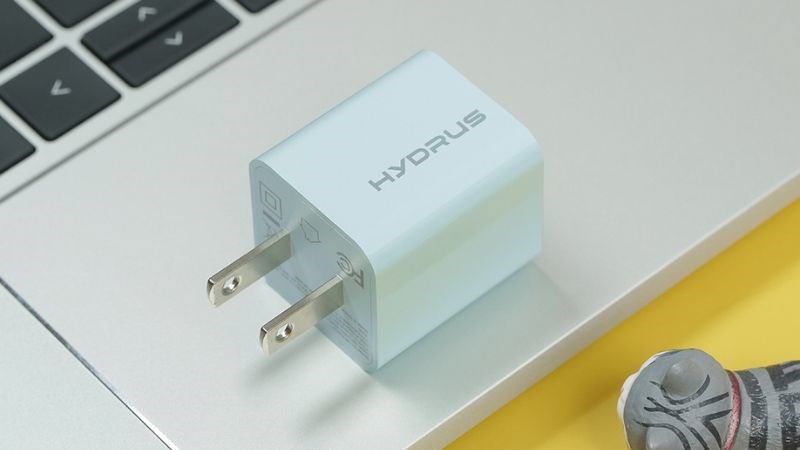 Sắc xanh thời trang của Adapter Sạc 2 cổng Type C Hydrus