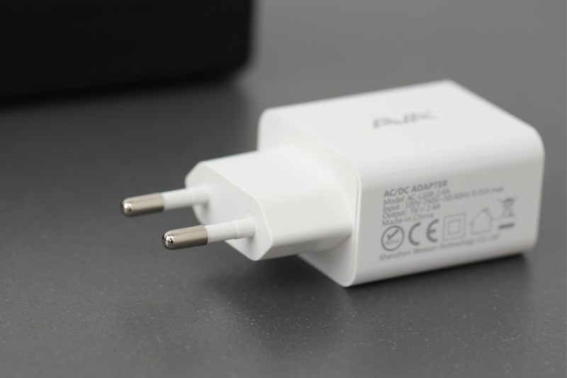 Adapter Sạc 2.4A Dual AVA ACL168 Trắng có thiết kế nhỏ gọn Adapter Sạc 2.4A Dual AVA ACL168 Trắng có thiết kế nhỏ gọn