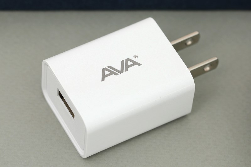 Adapter Sạc 1A AVA DS433 có kiểu dáng nhỏ gọn, màu sắc tinh tế Adapter Sạc 1A AVA DS433 có kiểu dáng nhỏ gọn, màu sắc tinh tế