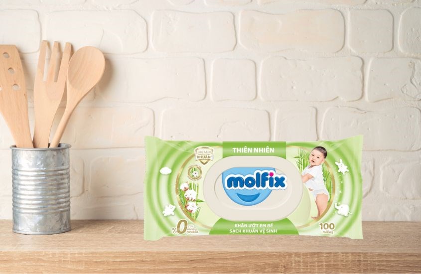 Khăn ướt Molfix sạch khuẩn vệ sinh không mùi gói 100 miếng