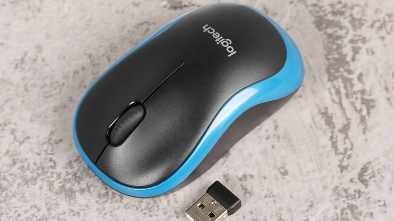 Chuột không dây Logitech M185 Xanh có 2 màu đỏ và xanh dương