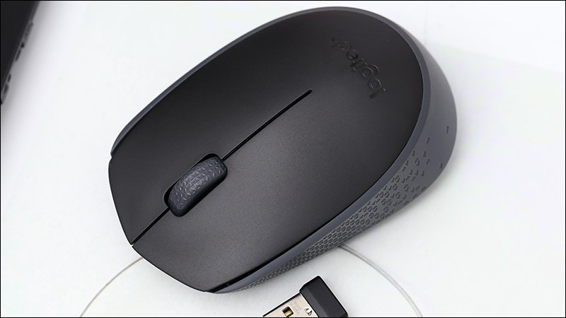 Chuột không dây Logitech M170 Đen là chuột không dây có thiết kế gọn nhẹ