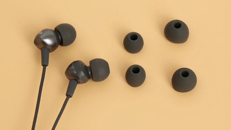 Tai nghe C&oacute; D&acirc;y JBL C200 SIU với đa dạng k&iacute;ch cỡ đệm tai nghe