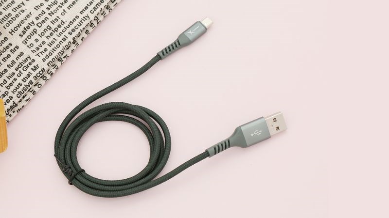 Cáp sạc có cổng kết nối Micro USB thông dụng