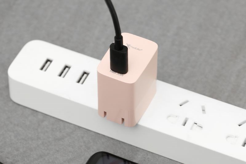 Công suất sạc của nó lên đến 20W Công suất sạc của nó lên đến 20W