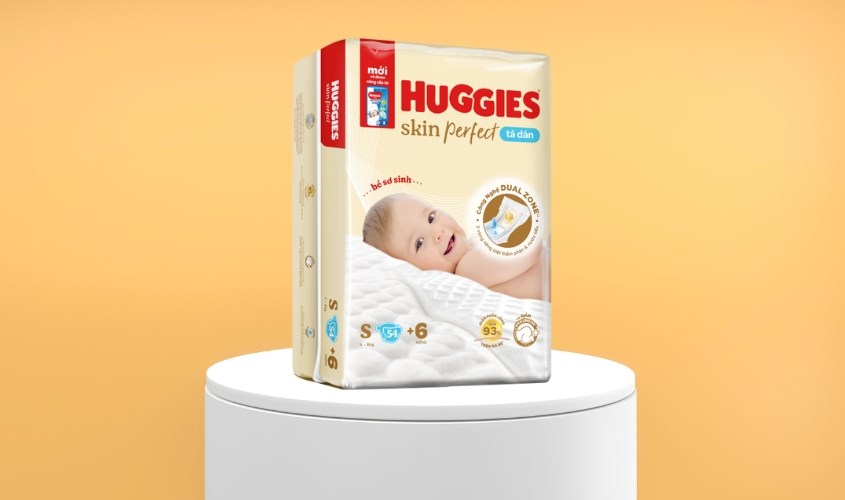 Tã dán Huggies Skin Perfect size S 54 + 6 miếng (4 - 8 kg) - Giao bao bì ngẫu nhiên