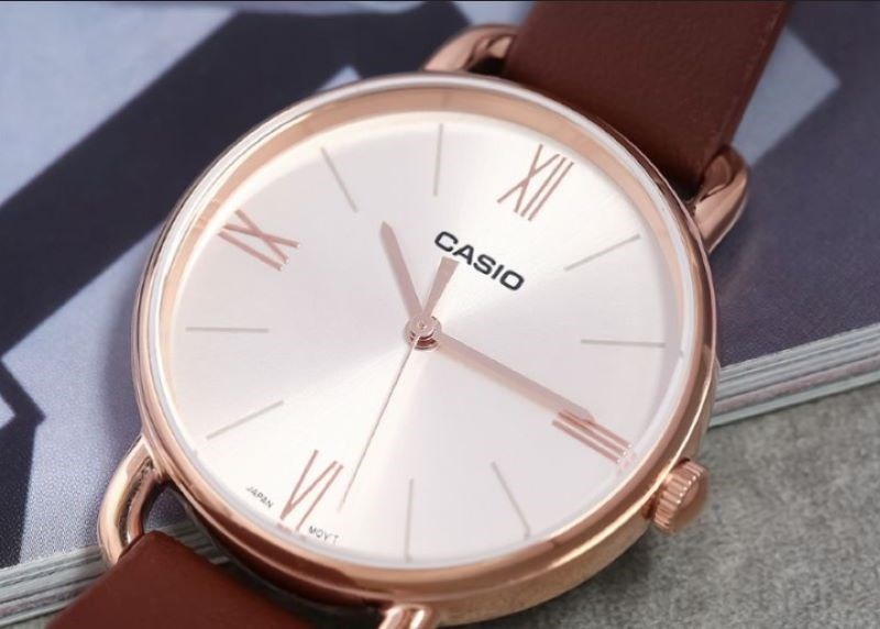 Đồng hồ CASIO có chất liệu dây đeo da tổng hợp giúp êm ái cổ tay Đồng hồ CASIO có chất liệu dây đeo da tổng hợp giúp êm ái cổ tay