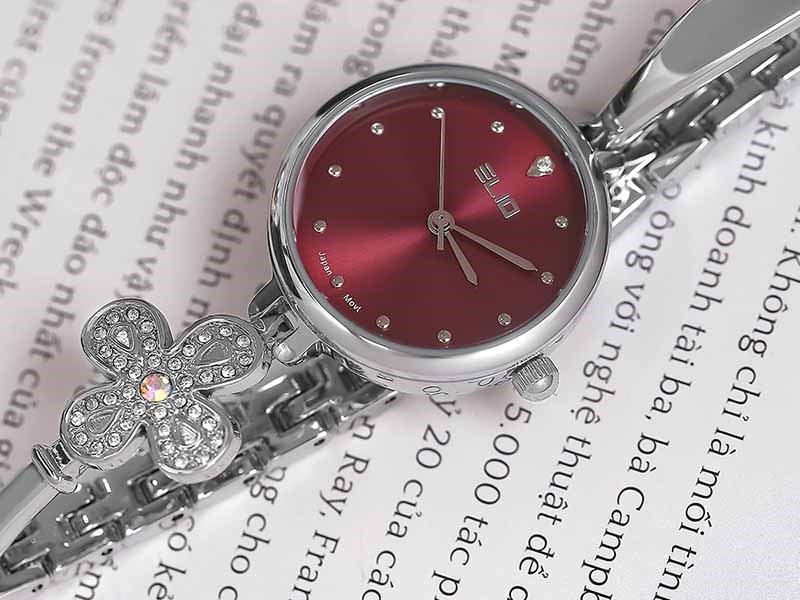 Khung viền v&agrave; d&acirc;y đeo hợp kim c&oacute; độ bền cao