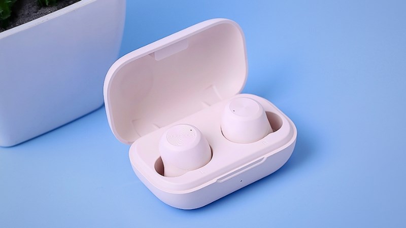 Thiết bị được t&iacute;ch hợp điều khiển cảm ứng, c&oacute; thể t&ugrave;y chỉnh trực tiếp tr&ecirc;n tai nghe với nhiều chức năng kh&aacute;c nhau