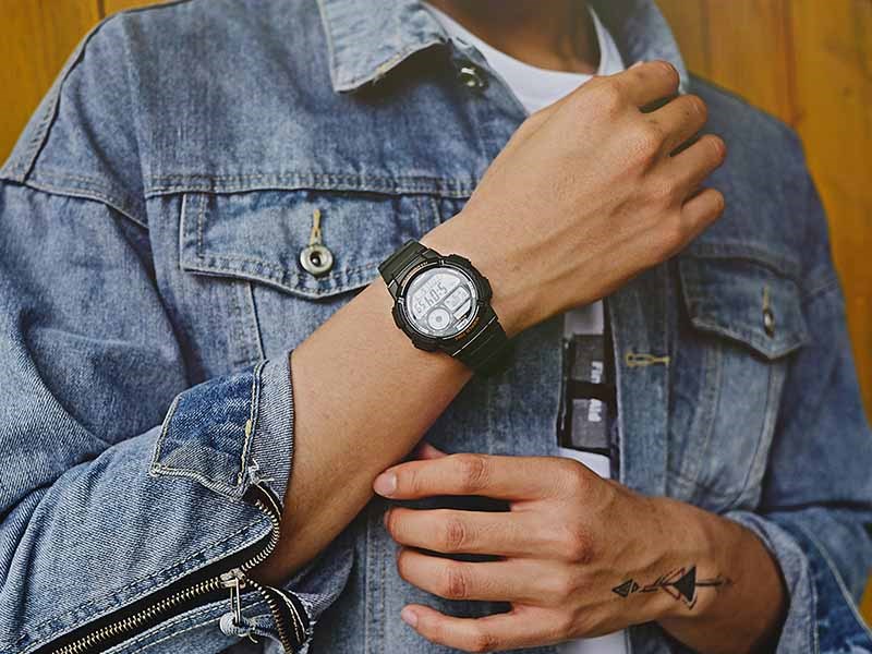 Khung viền nhựa PC gọn nhẹ, c&oacute; khả năng chịu va đập tốt