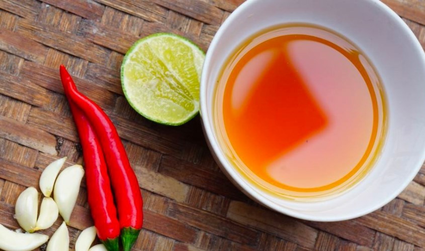 Nước mắm cốt nhĩ có độ đạm, độ đậm đặc cao hơn so với nước mắm nhĩ
