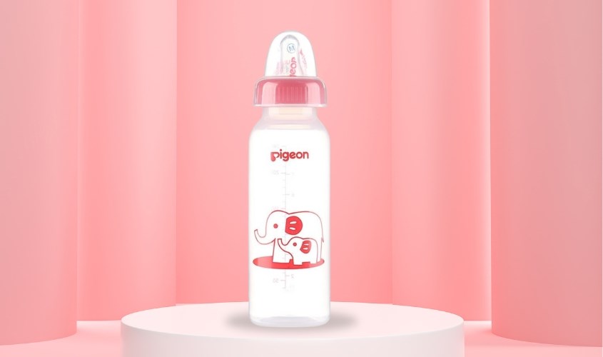 Bình sữa nhựa PP Pigeon cổ hẹp 240 ml (4.5 - 7 tháng) - Màu ngẫu nhiên Bình sữa nhựa PP Pigeon cổ hẹp 240 ml (4.5 - 7 tháng) - Màu ngẫu nhiên
