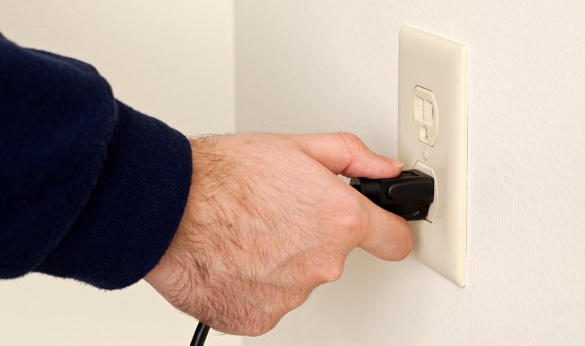 Rút điện và bảo quản máy cẩn thận khi không sử dụng mẹ nhé