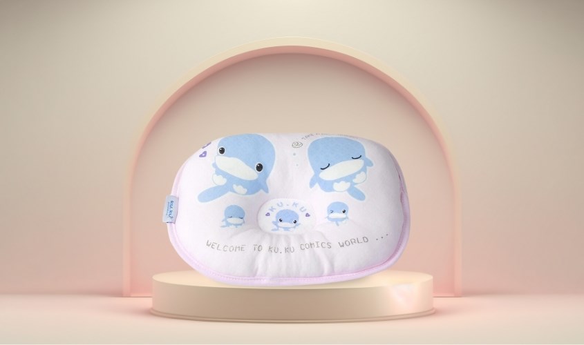 Gối KuKu KU2001 28x23x5.5 cm - Màu ngẫu nhiên (từ 0 tháng)