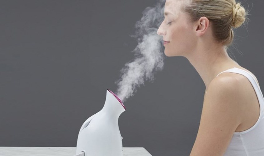 Xông hơi mặt giúp làm sạch sâu các cặn bã nhờn