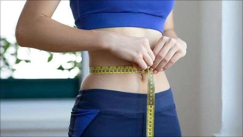 Lượng chất xơ có trong việt quất đen giúp bạn có cảm giác no lâu, từ đó giúp kiểm soát cân nặng hiệu quả