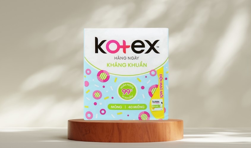 Băng vệ sinh hàng ngày Kotex Kháng Khuẩn mỏng không cánh 40 miếng