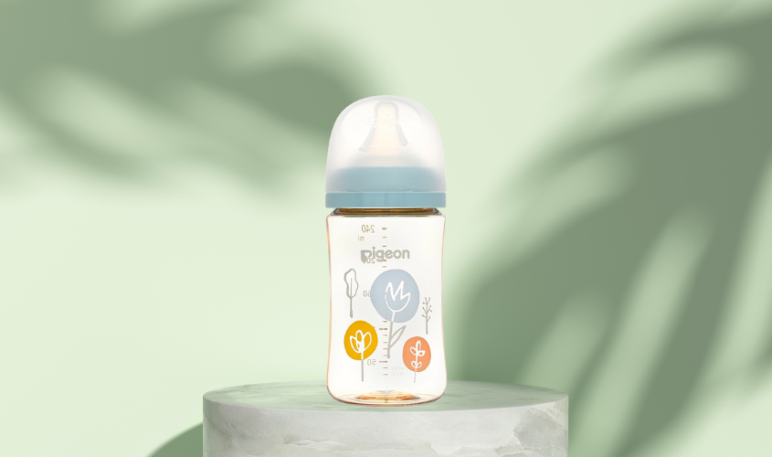 Bình sữa nhựa PPSU Pigeon Plus WN3 cổ rộng 240 ml - Hình hoa (từ 3 tháng)