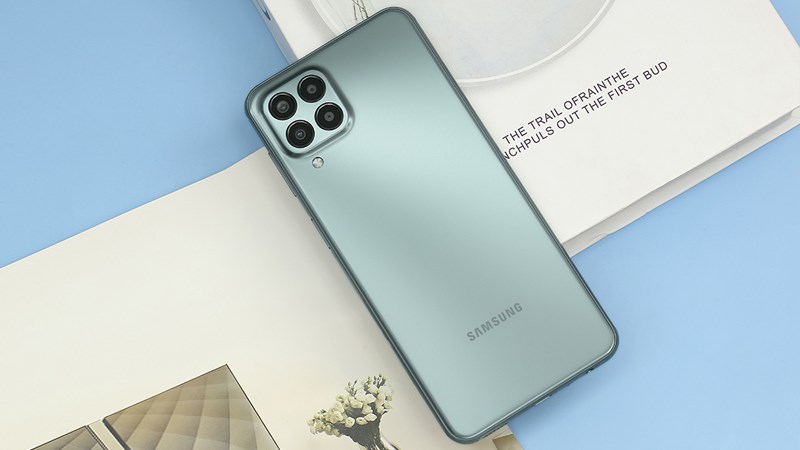 Vẻ ngo&agrave;i thời trang, chụp h&igrave;nh đẹp với cụm 4 camera sau chất lượng