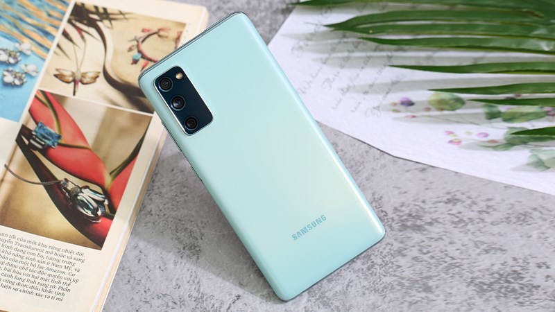 Kiểu d&aacute;ng tối giản, sang trọng, chất liệu tốt, d&ugrave;ng bền