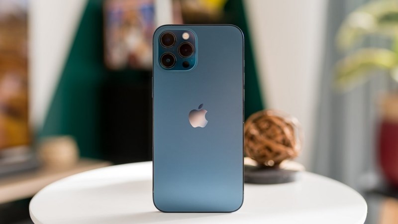 iPhone 12 Pro Max g&acirc;y ấn tượng với dung lượng pin khủng 3687 mAh
