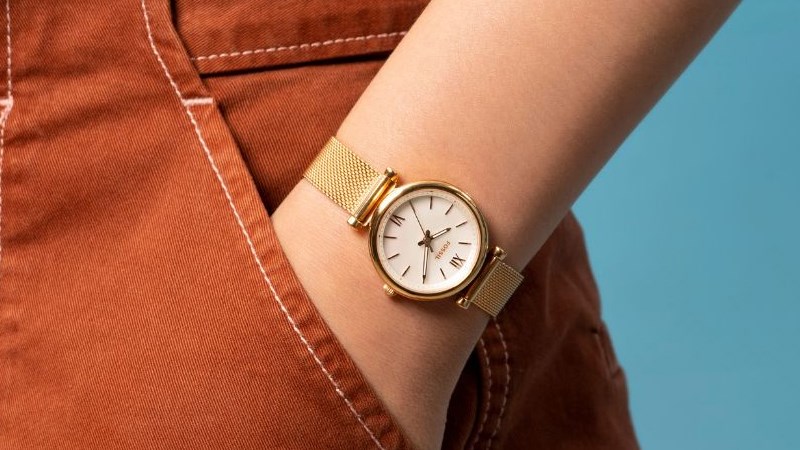 Đồng hồ c&oacute; ngoại h&igrave;nh thời trang, đạt chuẩn chống nước 5 ATM y&ecirc;n t&acirc;m đeo khi tắm rửa