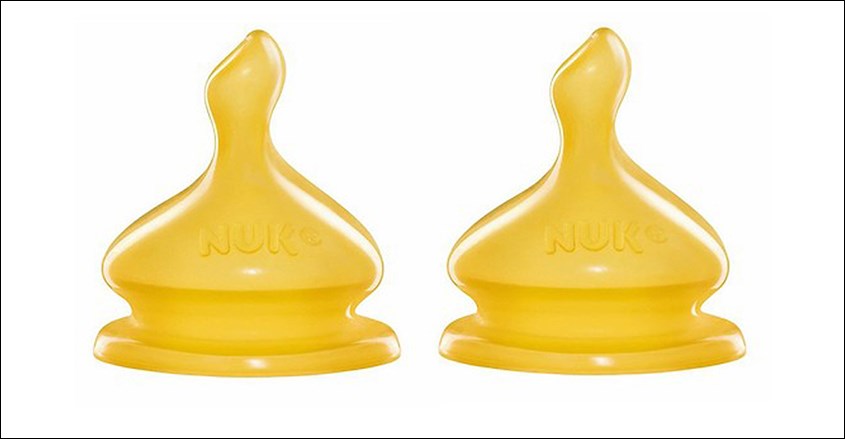 Nên dùng núm ti cao su hay silicone? Loại nào phù hợp hơn cho bé?