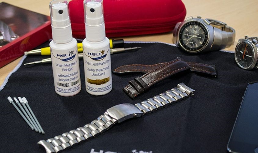 vệ sinh dây đồng hồ