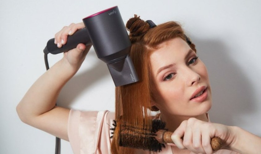 Máy sấy có phần đầu sấy hẹp giúp tạo kiểu nhanh chóng chỉ trong thời gian ngắn