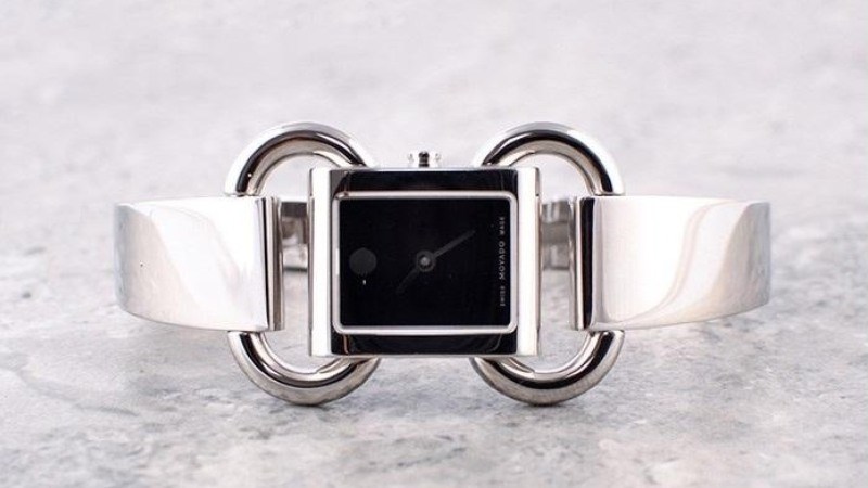 Đồng hồ MOVADO mặt vuông dễ dàng phối hợp cùng mọi phong cách, trang phục Đồng hồ MOVADO mặt vuông dễ dàng phối hợp cùng mọi phong cách, trang phục