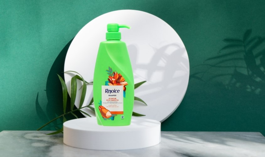 Dầu gội Rejoice siêu mềm mượt 48 giờ 630 ml