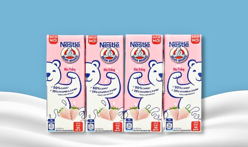 Lốc 4 hộp sữa tiệt trùng Nestlé NutriStrong có đường hương dâu 180 ml (từ 1 tuổi)