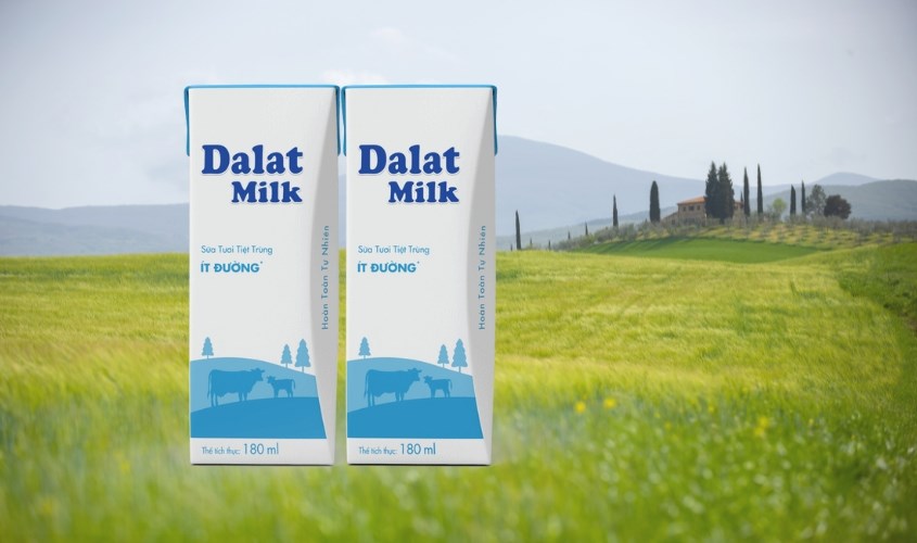 Lốc 4 hộp sữa tươi tiệt trùng Dalat Milk ít đường 180 ml (từ 1 tuổi)