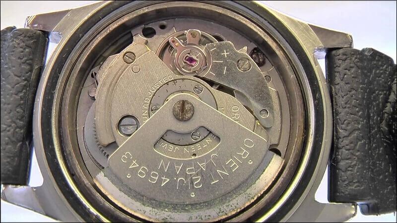 Sử dụng bộ máy được chính thương hiệu sản xuất đạt chuẩn Japan Movt Sử dụng bộ máy được chính thương hiệu sản xuất đạt chuẩn Japan Movt